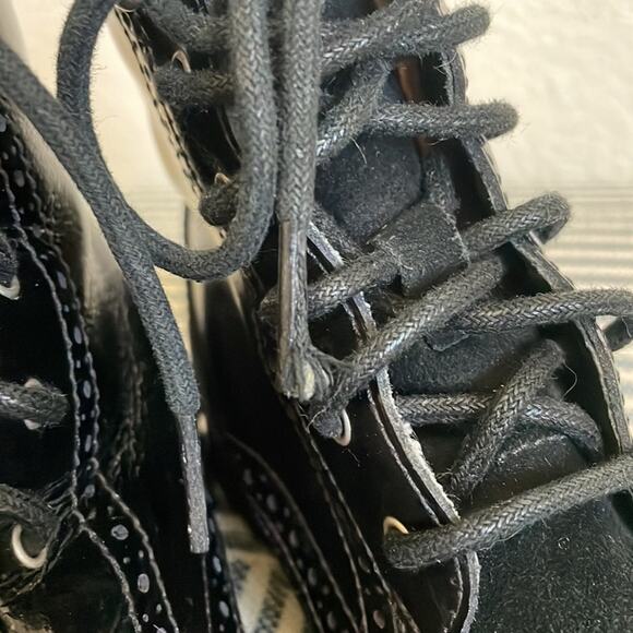 UGG Little Girls Black Patent Leather and Suede Chadwick Lace-Up Wingtip Boots - Picture 13 of 13